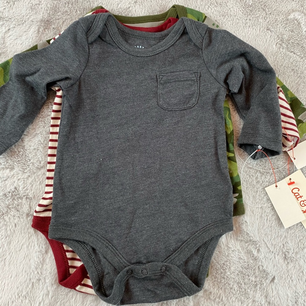 (5/$25) NEW Cat & Jack 3 Pack Long Sleeve Onesies - Picture 7 of 7